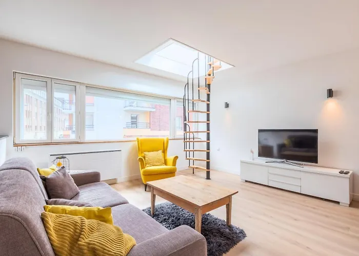 Appartement Lumineux Avec Rooftop Et Garage Prive.